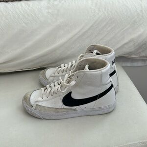 Nike blazers size 5Y